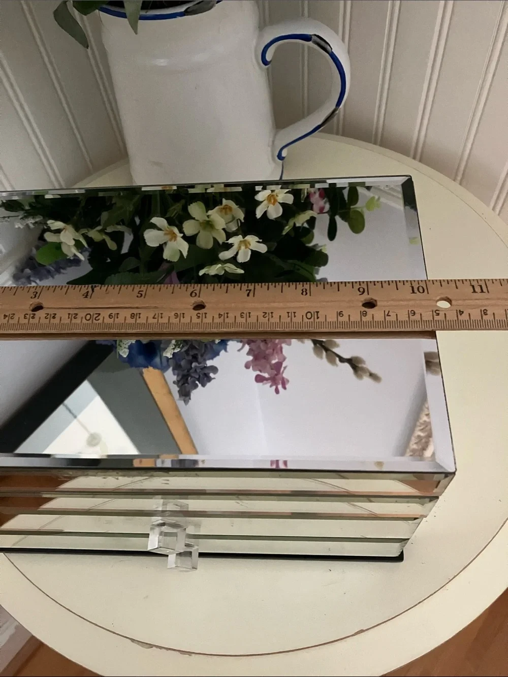 N/A stylish mirrored
